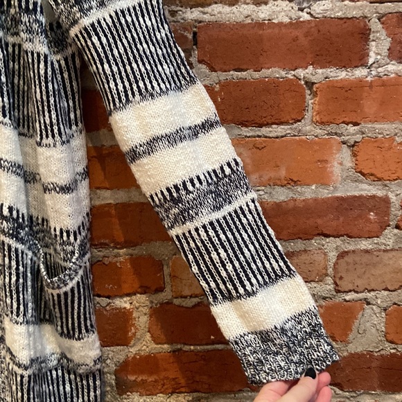 Forever 21 Knit Cardigan - Picture 3 of 7